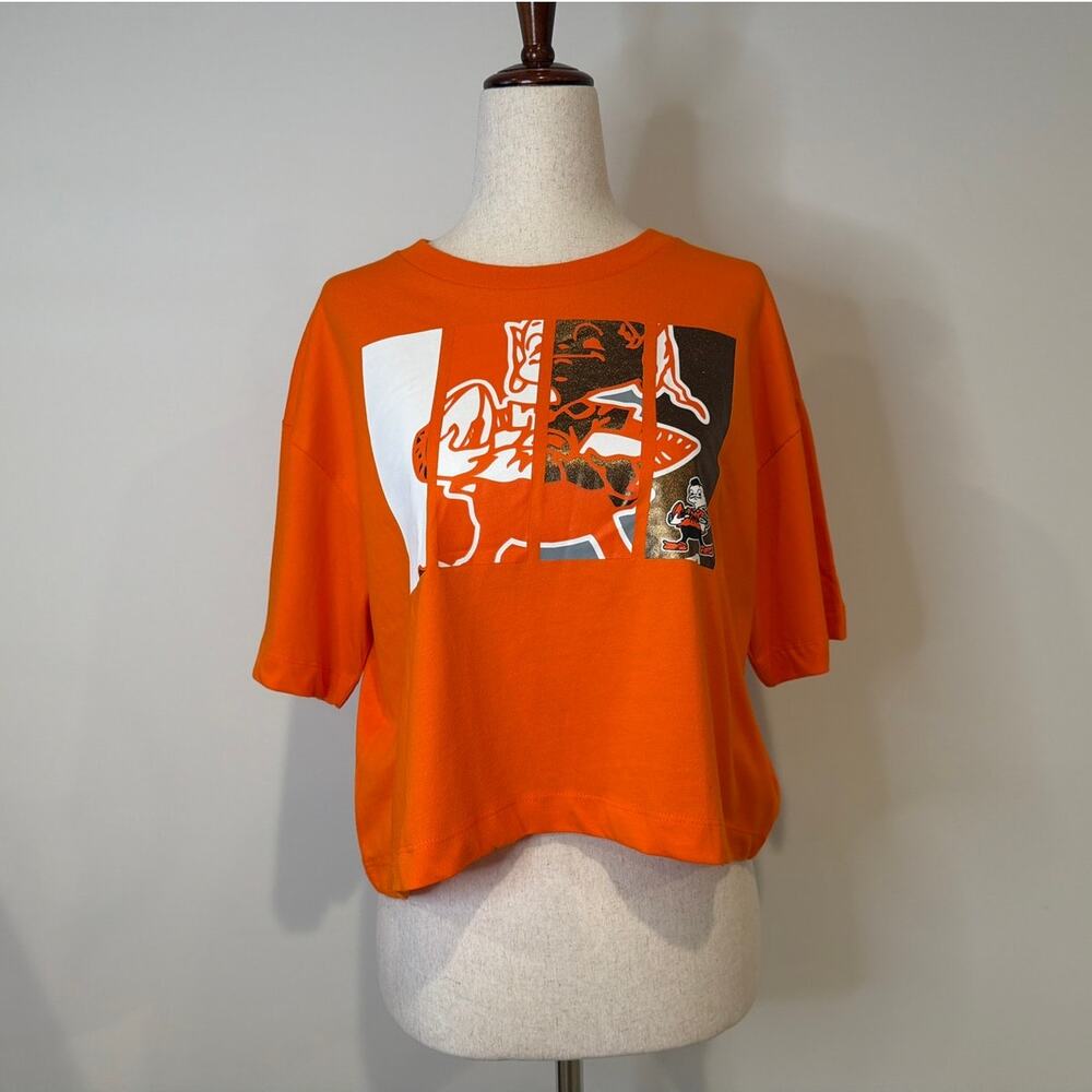 NWT Cleveland Browns Orange Oversized Cropped Graphic T-Shirt, Womens Size Small
